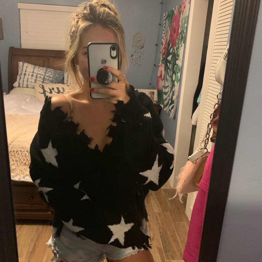 deep v neck star sweater